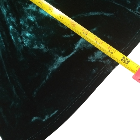 Gabby Skye Emerald Green Velvet Keyhole Choker Neck Skater Dress Size 8 - Picture 7 of 7